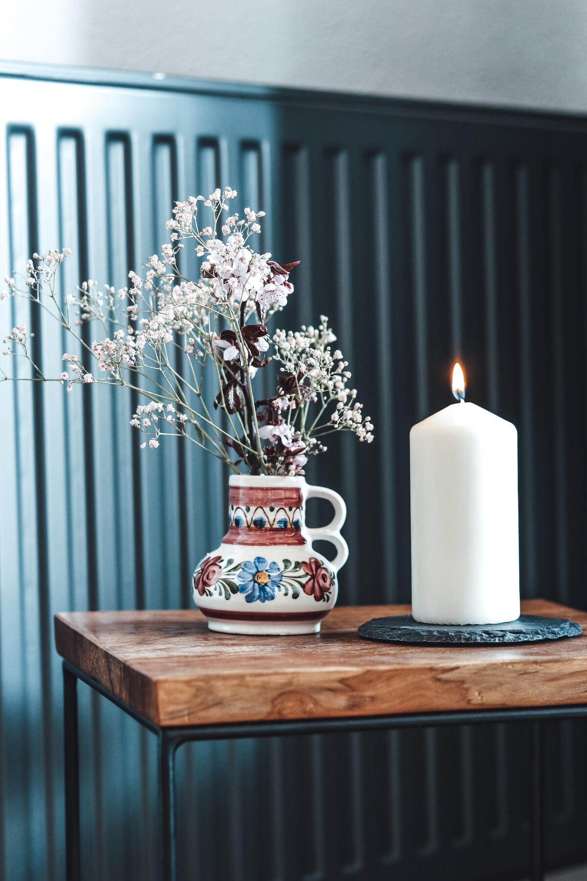 Hotel Chalets Grosslehen detail shot flowers and candle detail shot flowers and candle