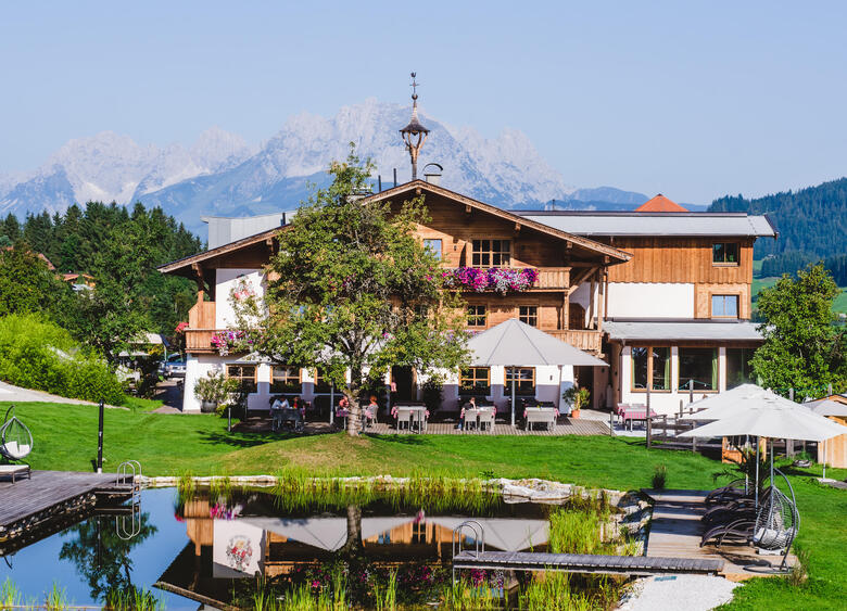 Hotel Chalets Grosslehen Außenansicht Hotel Sommer Außenansicht Hotel Sommer