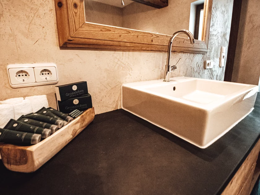 Hotel Chalets Grosslehen Gutshaus Suite Badezimmer