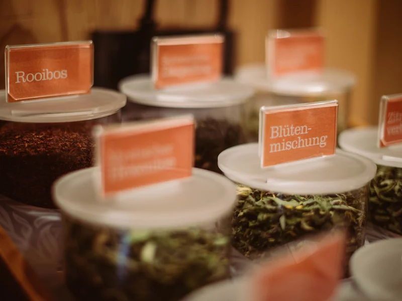 Teeauswahl beim Frühstücksbuffet